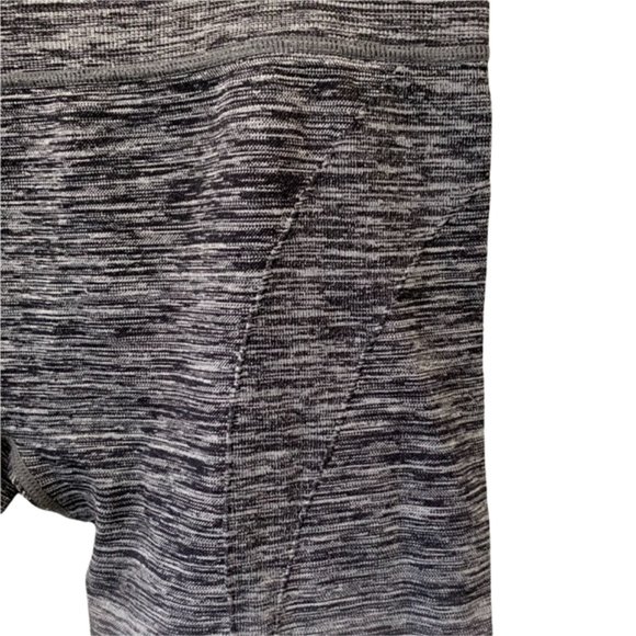 Codefit Gray Ombre Capri Leggings - Picture 4 of 6